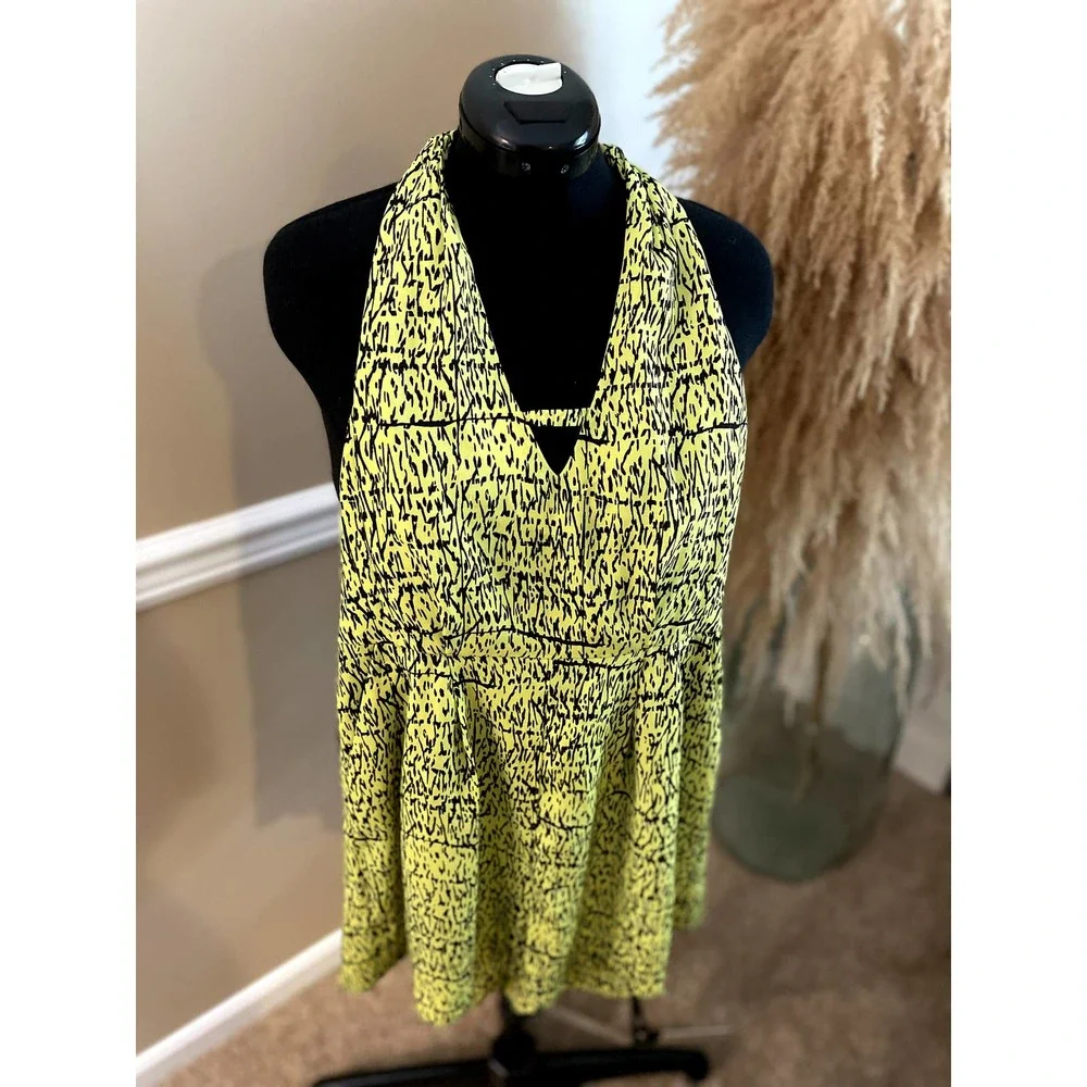 BCBG Chartreuse Neon Green Yellow Halter Halter Romper Size 6 - Picture 2 of 4